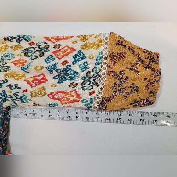 FARMERS MARKET by One World Mix Ikat Printed Woven Crochet Detailed Blouse Ivory - Picture 3 of 10